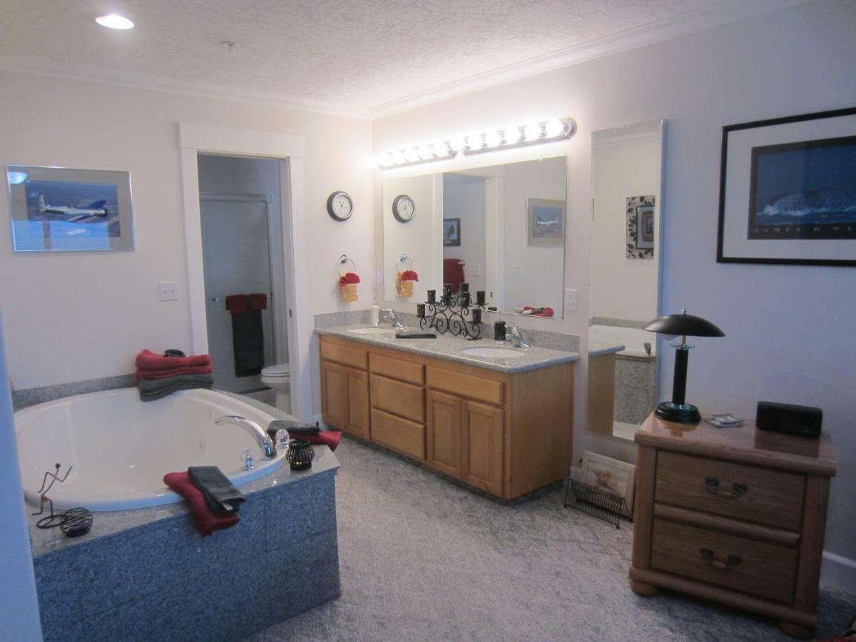 Amazing Seaview Spacious Condo With An Amazing View!!! Eksteriør billede